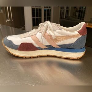 Women’s Gola Sneakers